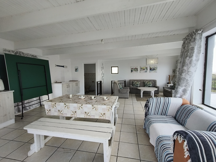 12 Bedroom Property for Sale in Paradise Beach Eastern Cape